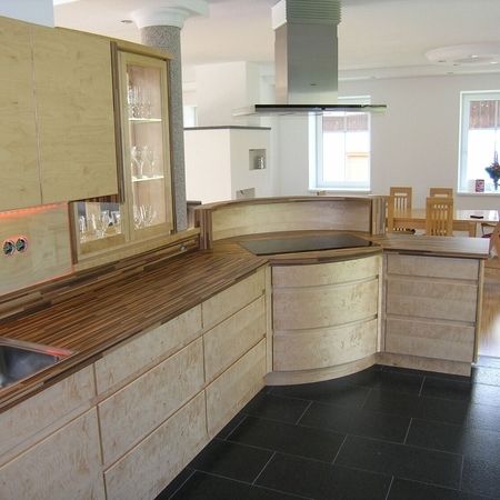 Maßangefertigte Küche aus Holz