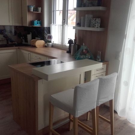 Maßangefertigte Küche aus Holz