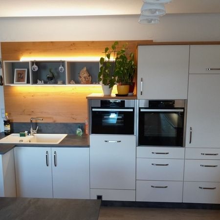 Maßangefertigte Küche aus Holz